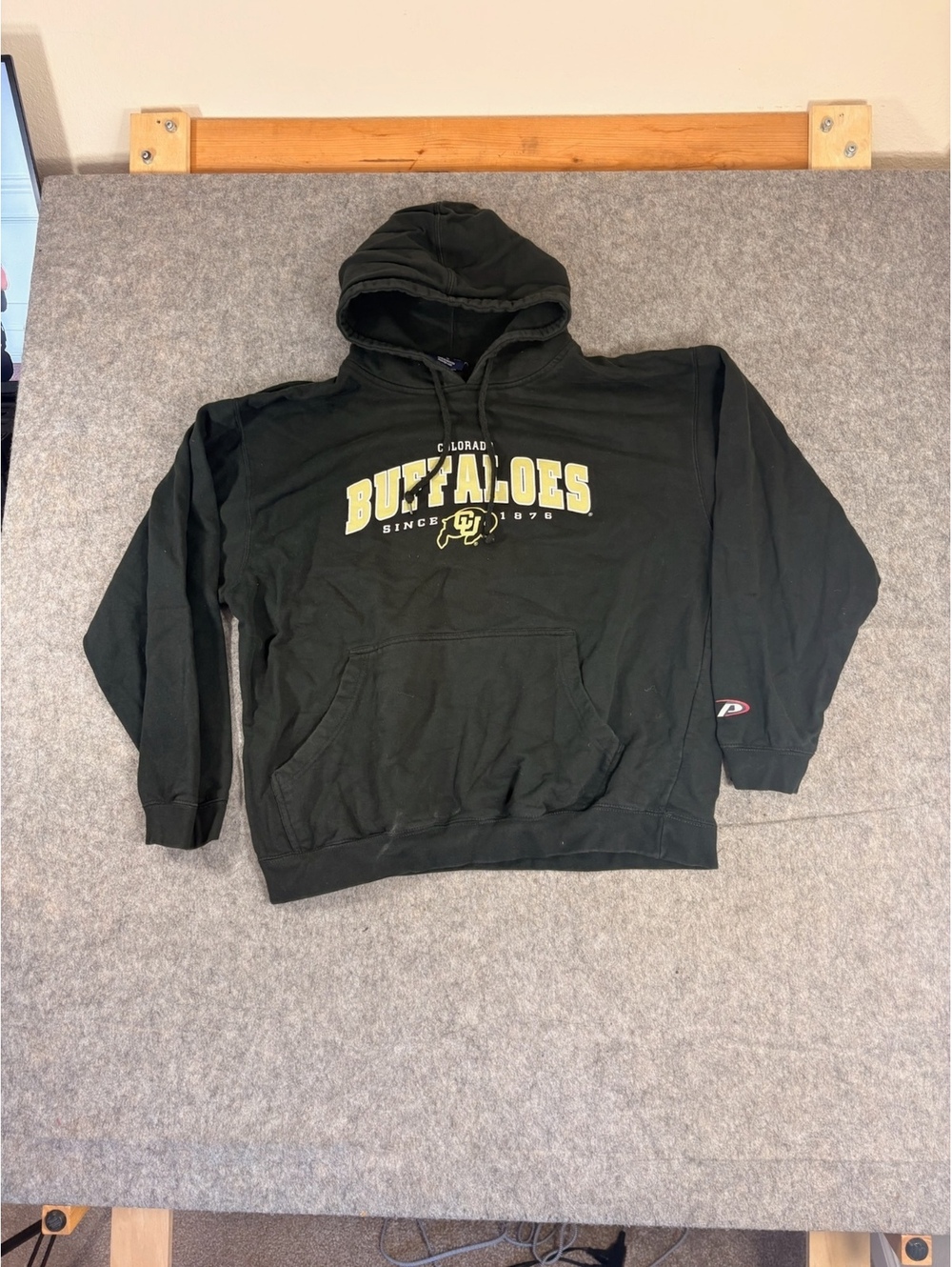 Vintage Y2K Colorado Buffaloes sweatshirt hoodie size XL